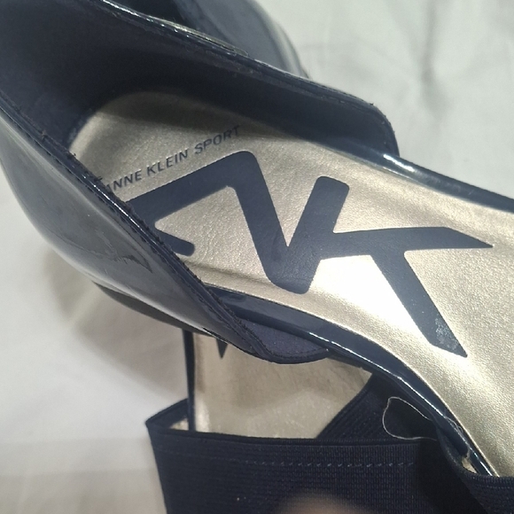Anne Klein Sport Wome's Navy Open-Toe Heels Size 6.5 - Picture 2 of 8